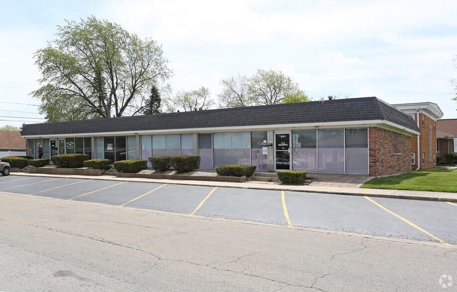 101 S Addison Rd, Addison, IL for sale - Primary Photo - Image 1 of 1