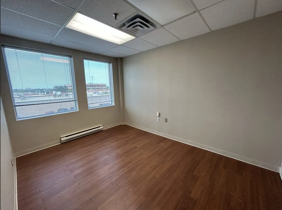 849 Upper Wentworth St, Hamilton, ON for lease Interior Photo- Image 1 of 11