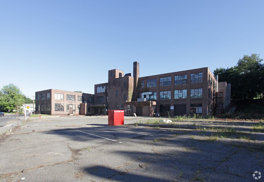 245 E Elm St, Torrington, CT for sale - Primary Photo - Image 1 of 1