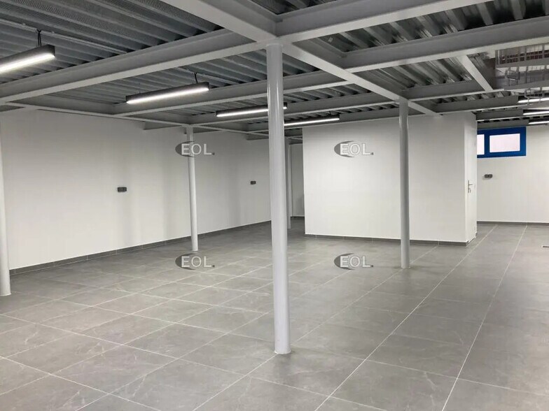 Flex in Choisy-le-Roi for lease - Building Photo - Image 3 of 7