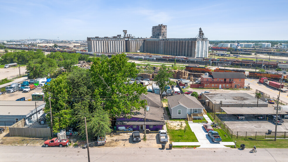 8114 Stedman St, Houston, TX for sale - Building Photo - Image 1 of 34