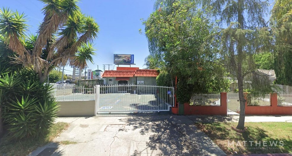 5818-5820 Melrose Ave, Los Angeles, CA for lease - Building Photo - Image 2 of 3