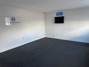 122 Stoneferry Rd, Hull for lease Interior Photo- Image 2 of 3