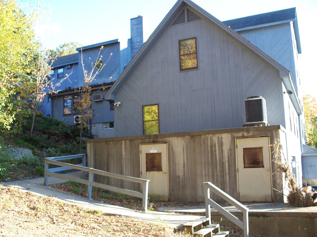 600 Charlton St, Southbridge, MA 01550