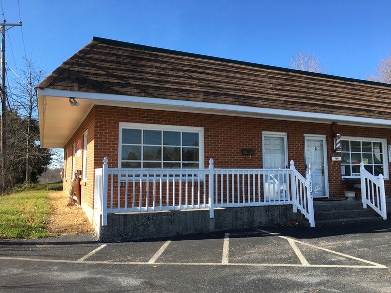 3100-3120 Peters Creek Rd, Roanoke, VA for lease - Building Photo - Image 3 of 8