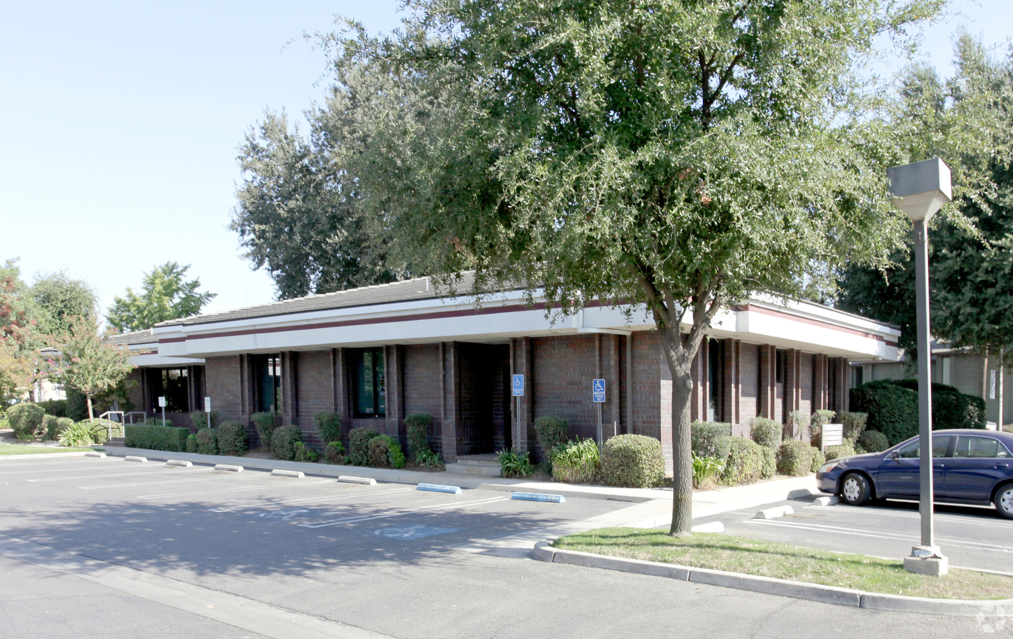 1031 N Demaree Rd, Visalia, CA for lease Primary Photo- Image 1 of 19