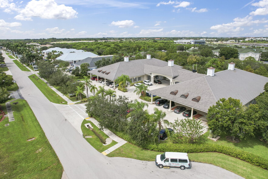 820 37th Pl, Vero Beach, FL for lease - Building Photo - Image 1 of 9