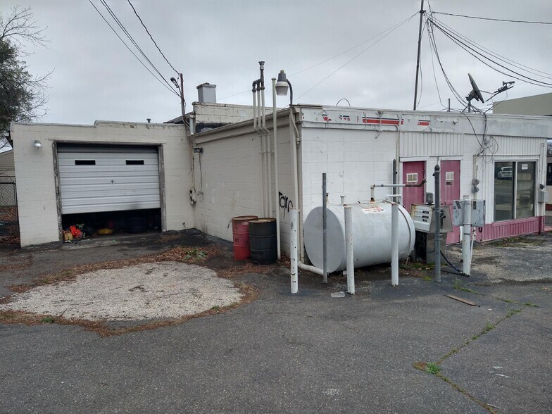 405 E Clements Bridge Rd, Runnemede, NJ for lease - Building Photo - Image 3 of 10