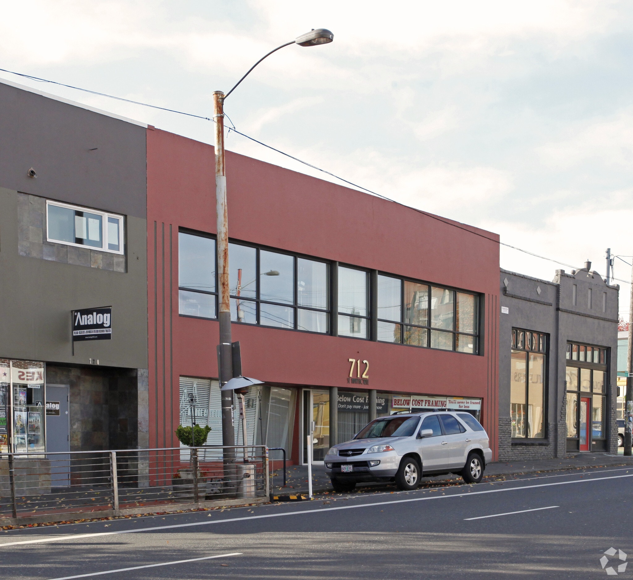 712 SE Hawthorne Blvd, Portland, OR for lease Primary Photo- Image 1 of 11