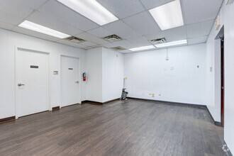 2356 S Kedzie Ave, Chicago, IL for lease Interior Photo- Image 2 of 4