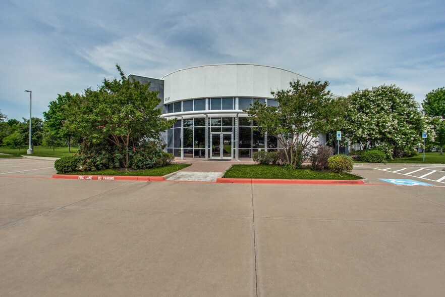 2021 Commerce Dr, McKinney, TX for sale - Building Photo - Image 1 of 1