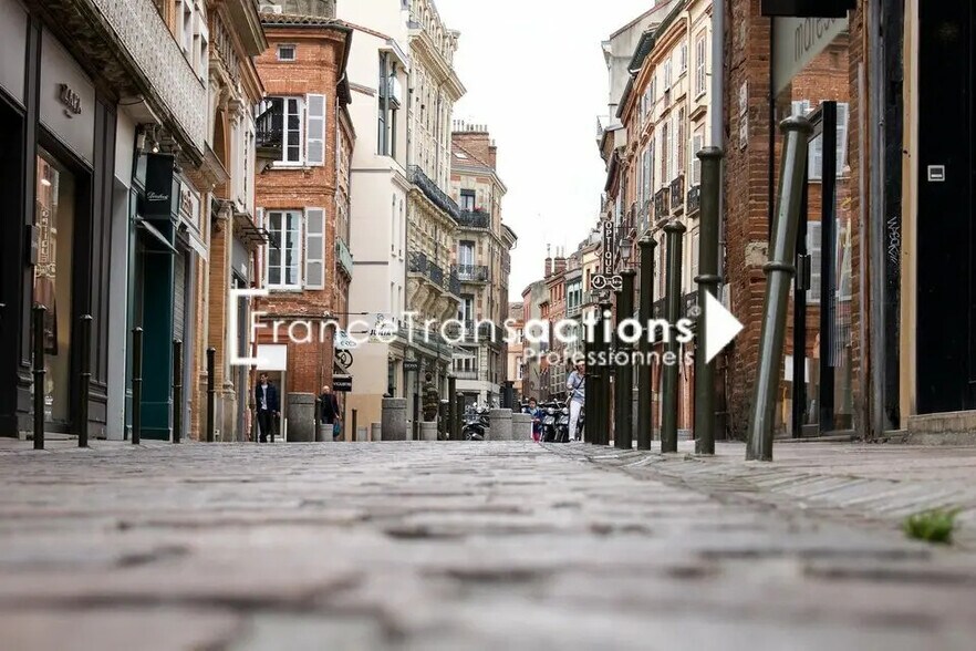 Retail in Toulouse for lease - Building Photo - Image 3 of 4