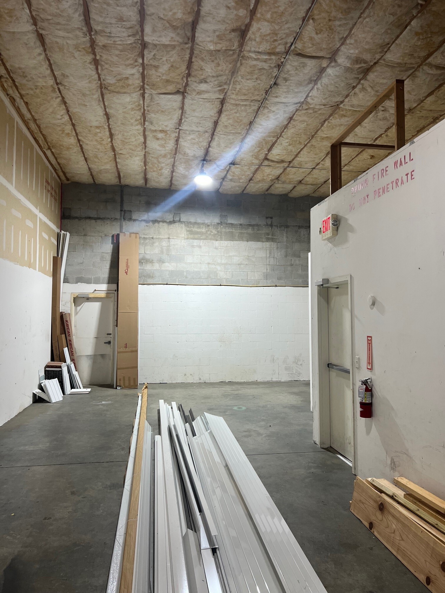 932 NE 24th Ln, Cape Coral, FL for lease Interior Photo- Image 1 of 4