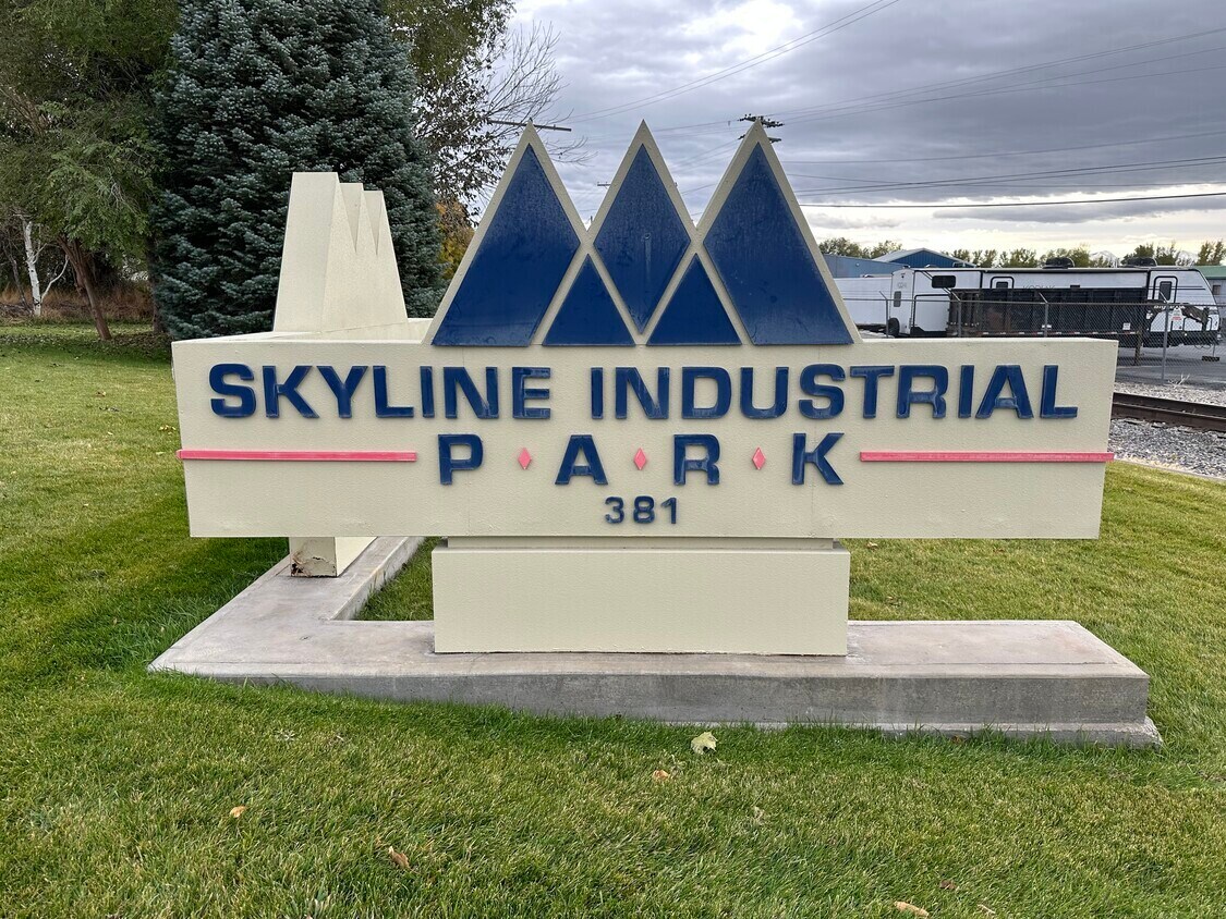 381 W Center St, Pleasant Grove, UT for sale Primary Photo- Image 1 of 1