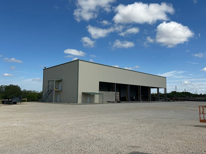 686 Cemetery Rd, Nordheim, TX for sale - Primary Photo - Image 1 of 1