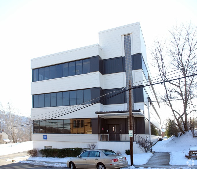 221 7th St, Pittsburgh, PA for lease - Primary Photo - Image 2 of 4