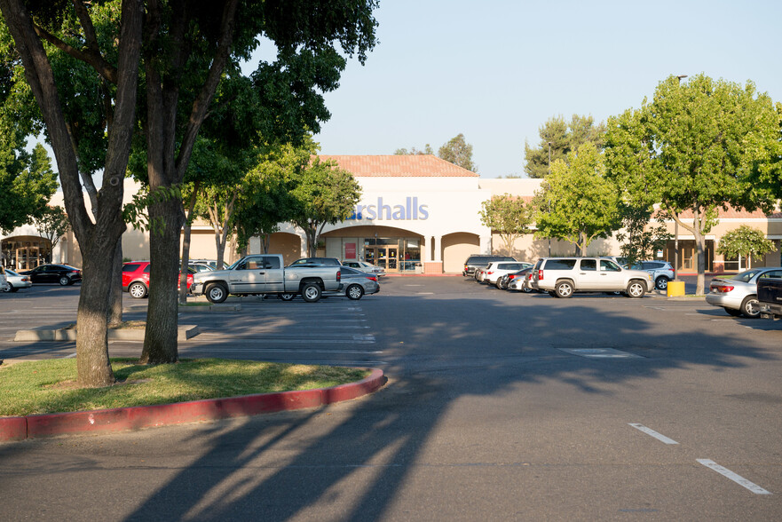 3440 Mchenry Ave, Modesto, CA for lease - Building Photo - Image 3 of 11