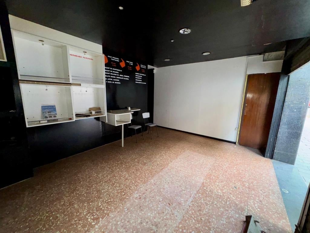 Retail in Montcada i Reixac, Barcelona for lease Interior Photo- Image 1 of 7