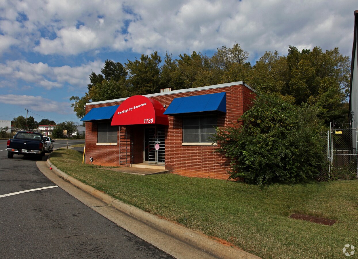 1130 Thomasboro Dr, Charlotte, NC 28208