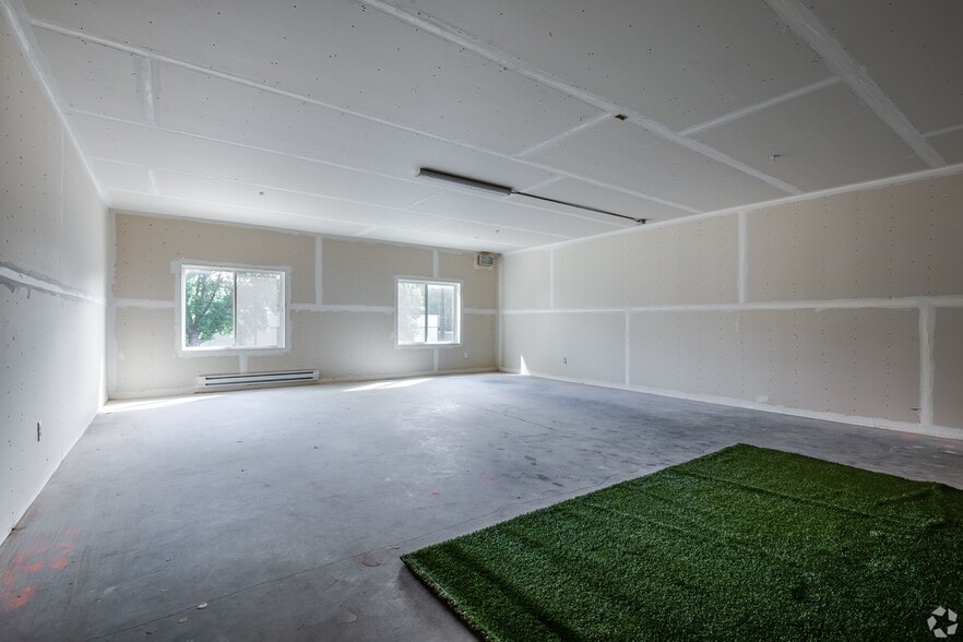 252 Marie Ave E, West Saint Paul, MN for lease - Interior Photo - Image 2 of 13