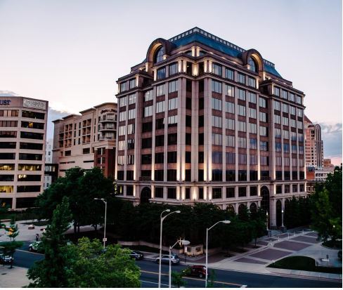 110 Franklin Rd Se, Roanoke, VA for lease - Building Photo - Image 1 of 9