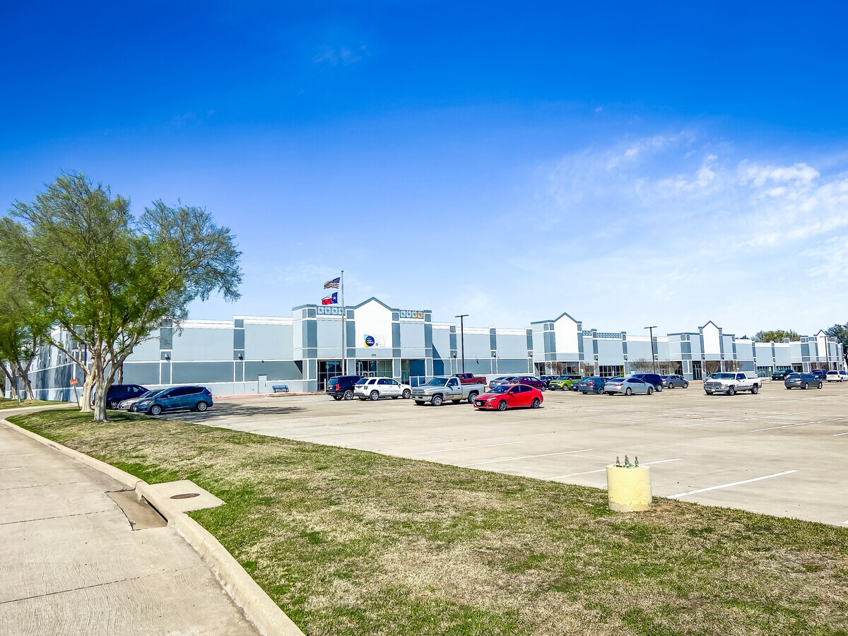 8501 Airport Fwy, North Richland Hills, TX 76180 Richland Centre