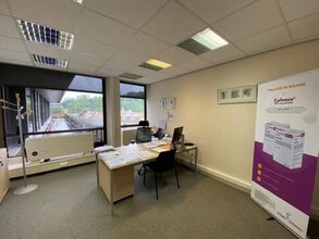 Office in Saint-Cloud for sale Interior Photo- Image 2 of 4