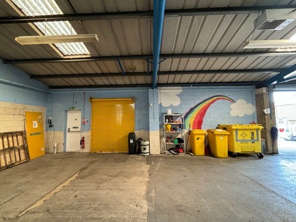 James St, Elland for lease Interior Photo- Image 1 of 1