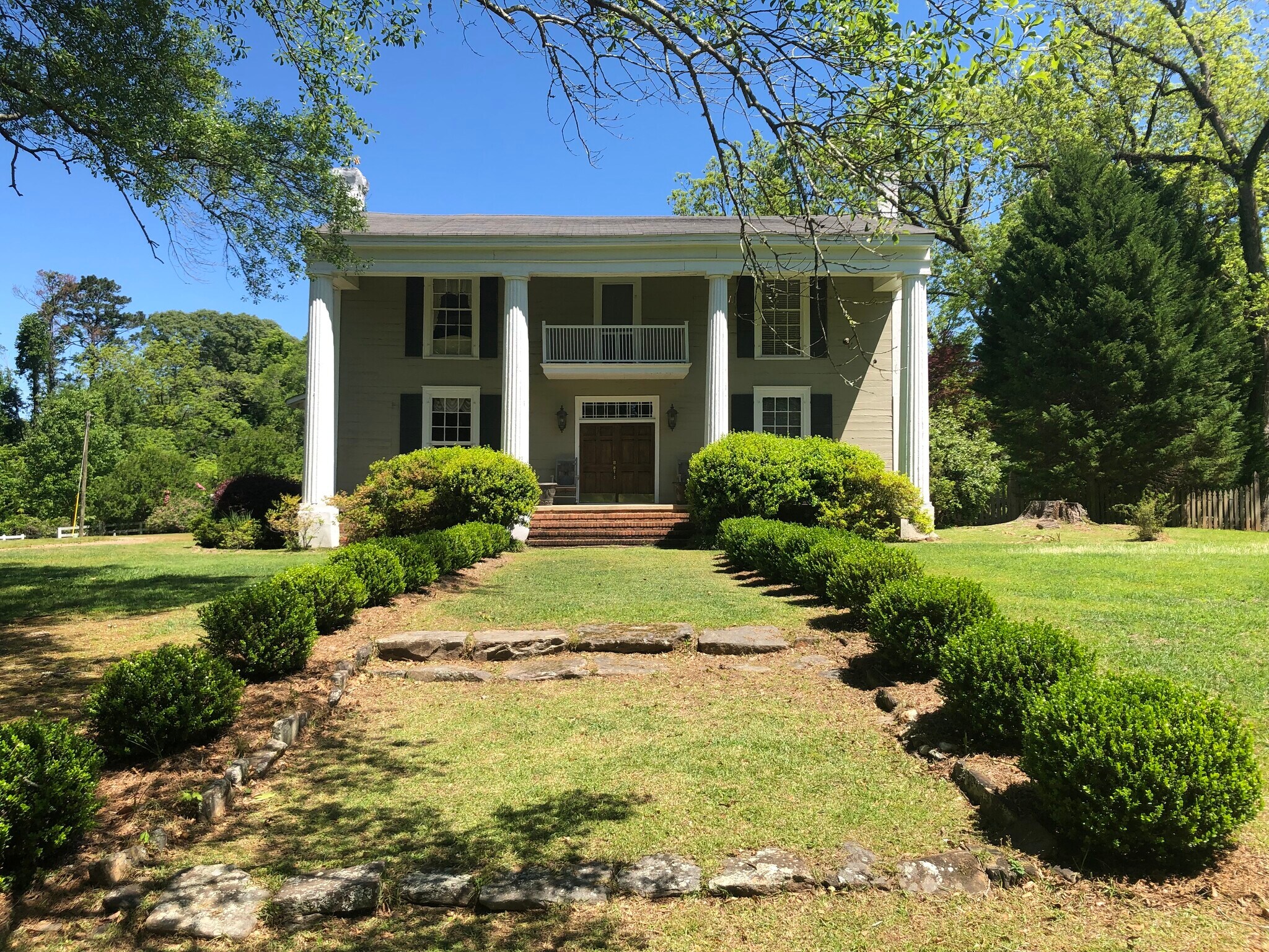 2002 Roanoke Rd, Lagrange, GA 30240