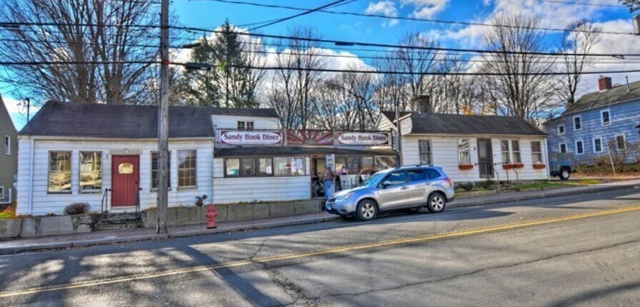 98 Church Hill Rd, Sandy Hook, CT for sale Primary Photo- Image 1 of 1