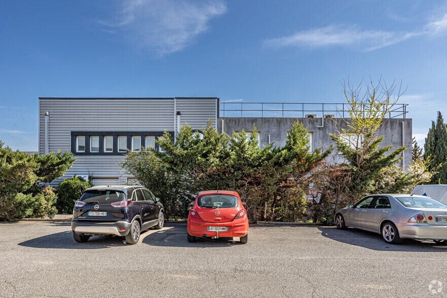 Office in Aix-en-Provence for lease - Building Photo - Image 2 of 4