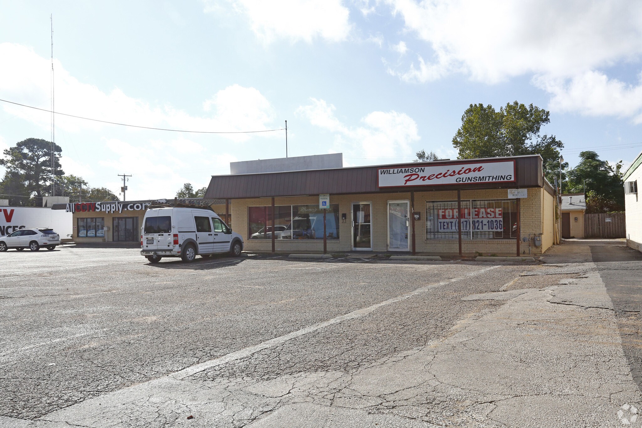 107-117 W Pipeline Rd, Hurst, TX for sale Primary Photo- Image 1 of 1