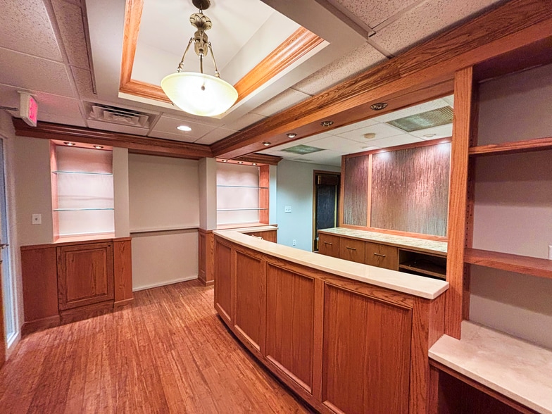 1151 Bethel Rd, Columbus, OH for lease - Building Photo - Image 3 of 12