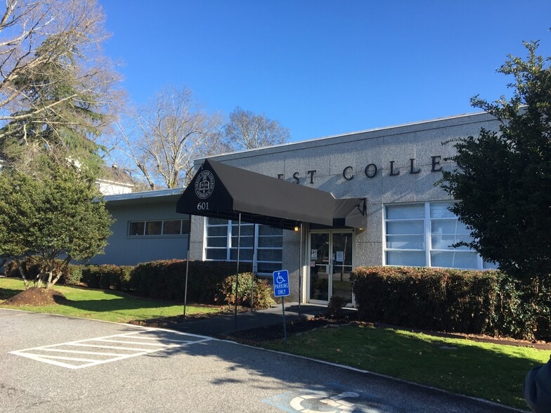 601 E River St, Anderson, SC for lease - Building Photo - Image 2 of 8