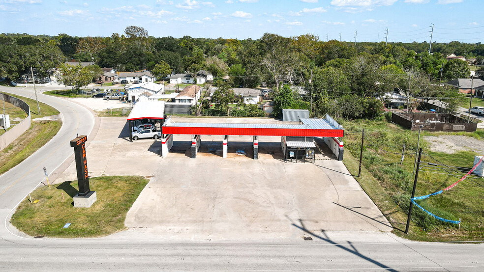 Highland Car Washes Portfolio portfolio of 2 properties for sale on LoopNet.com - Building Photo - Image 3 of 16