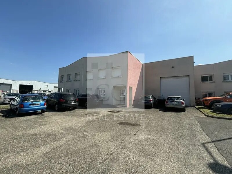Flex in Genas for lease Building Photo- Image 1 of 11
