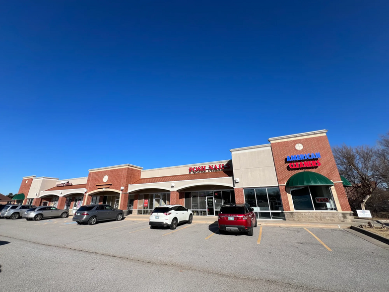 7109 W Hefner Rd, Oklahoma City, OK for lease - Building Photo - Image 2 of 8