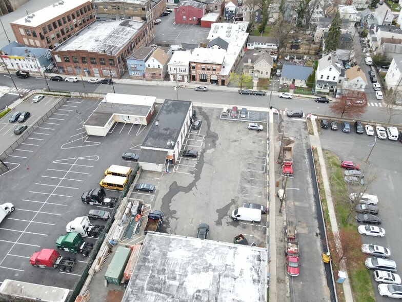 585 Forest St, Orange, NJ for lease - Building Photo - Image 3 of 8