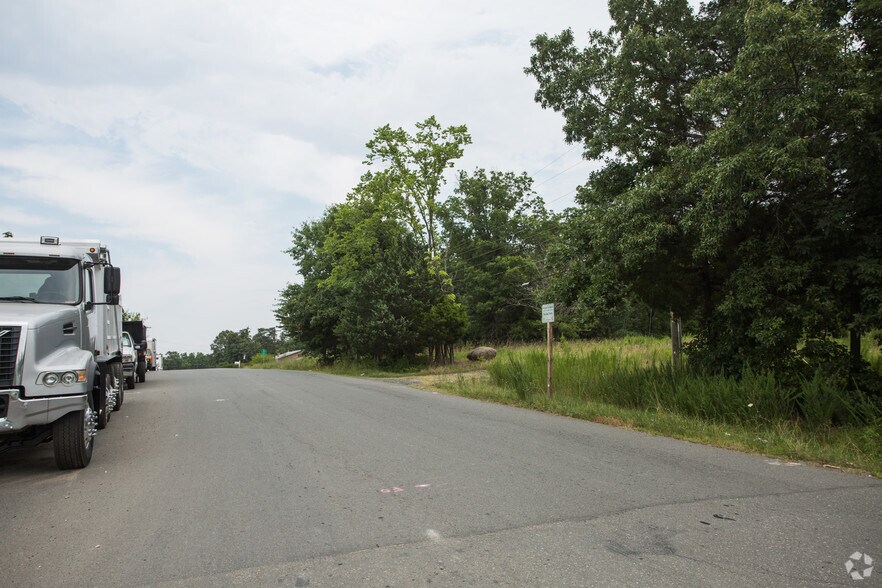 7323 Old Compton Rd, Manassas, VA for sale - Primary Photo - Image 1 of 1