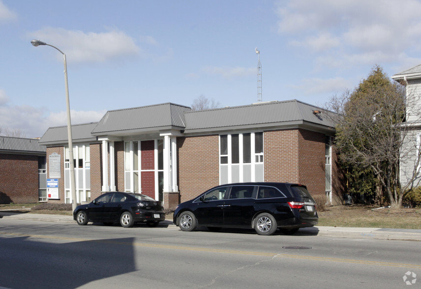 75 Main St E, Milton, ON for lease - Building Photo - Image 2 of 2