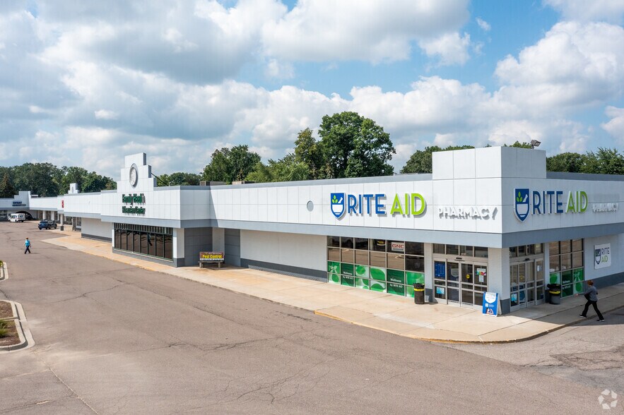 19010-19230 Fort St, Riverview, MI for lease - Building Photo - Image 3 of 8