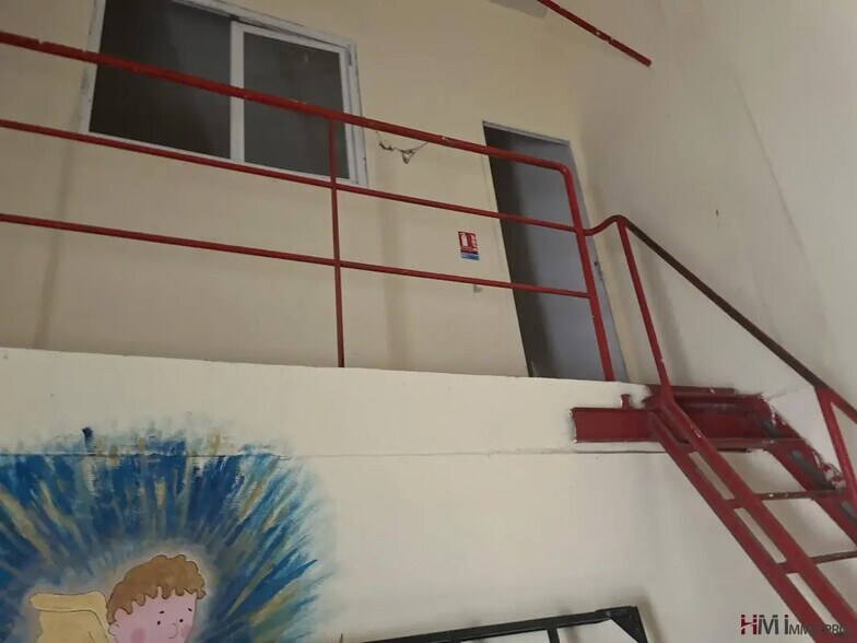 Flex in Le Havre for lease - Interior Photo - Image 3 of 4