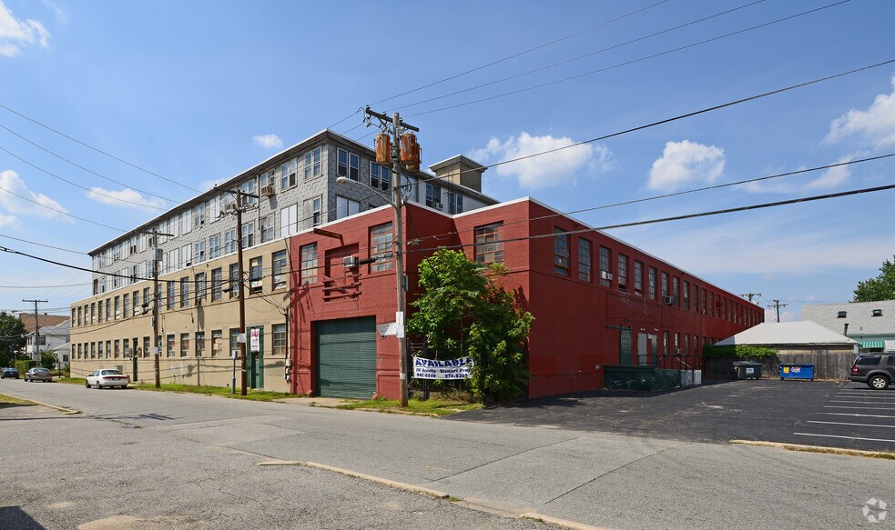 120 Webster St, Pawtucket, RI for sale - Primary Photo - Image 1 of 1