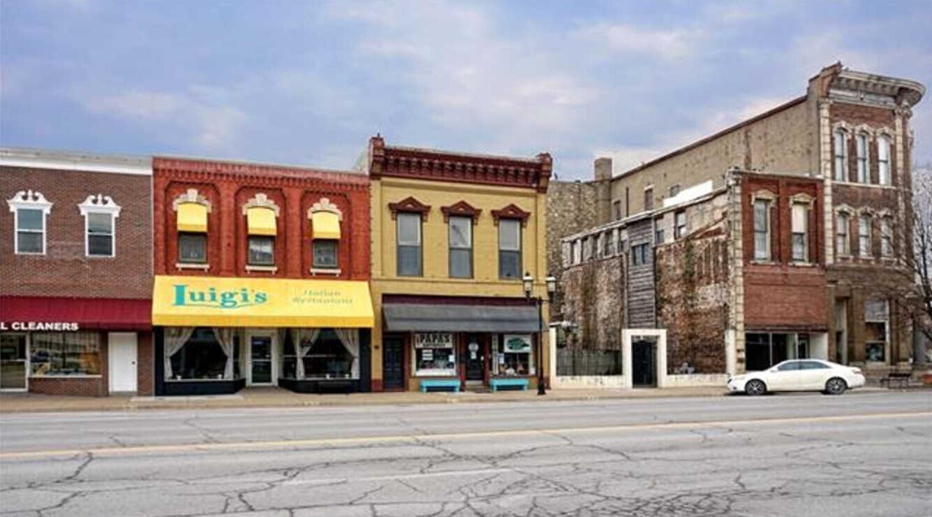 129 S Main St, Ottawa, KS 66067