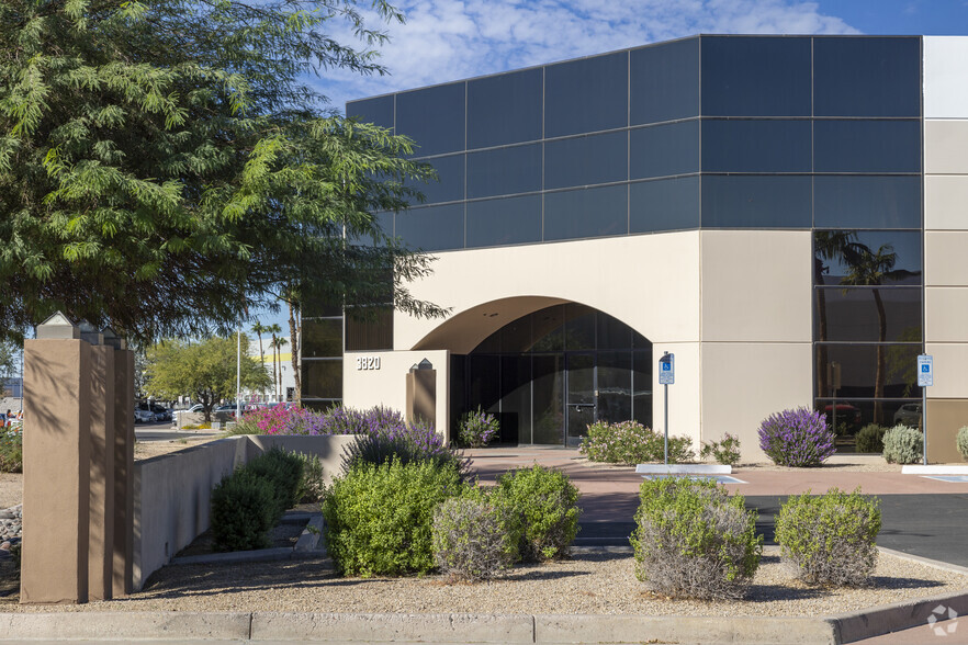 3820 E Watkins St, Phoenix, AZ for lease - Building Photo - Image 1 of 8