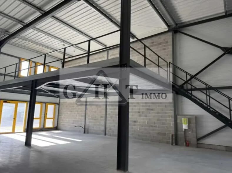 Industrial in Villebon-sur-Yvette for lease - Interior Photo - Image 2 of 3