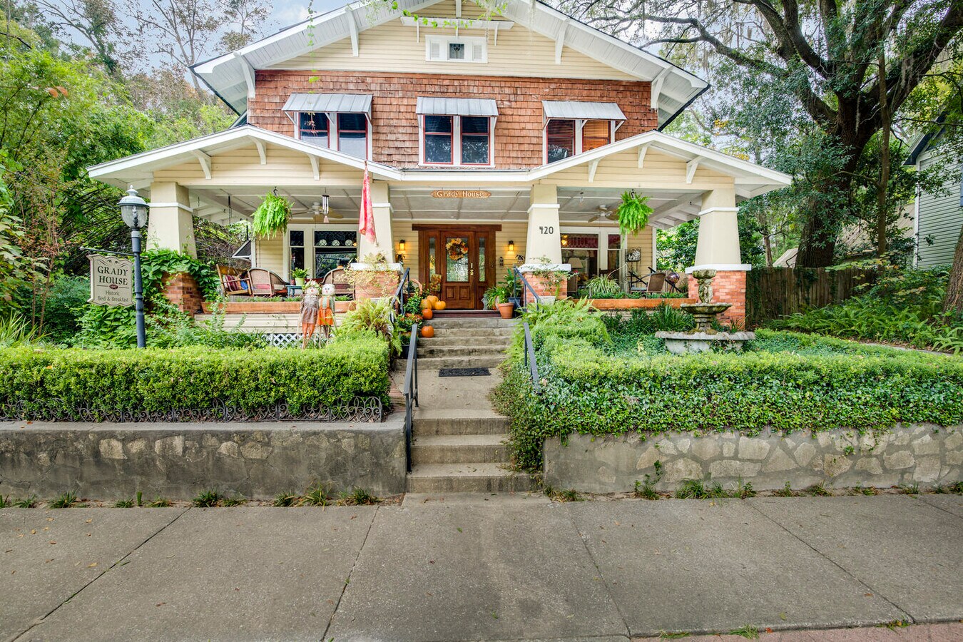 Historic Grady House Bed and Breakfast High Springs, FL for Sale