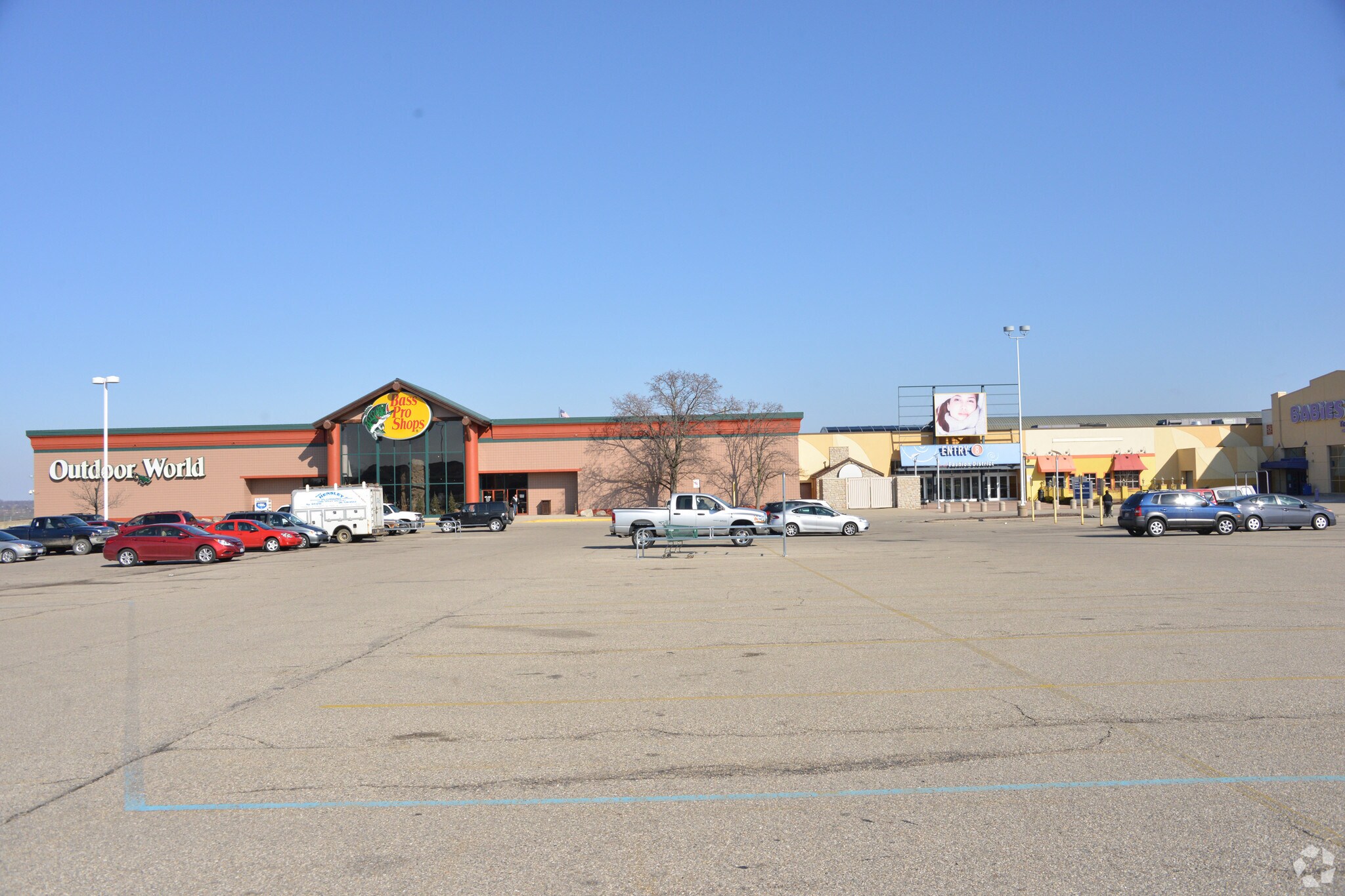 100-1050 Cincinnati Mills Dr, Cincinnati, OH for sale Building Photo- Image 1 of 1