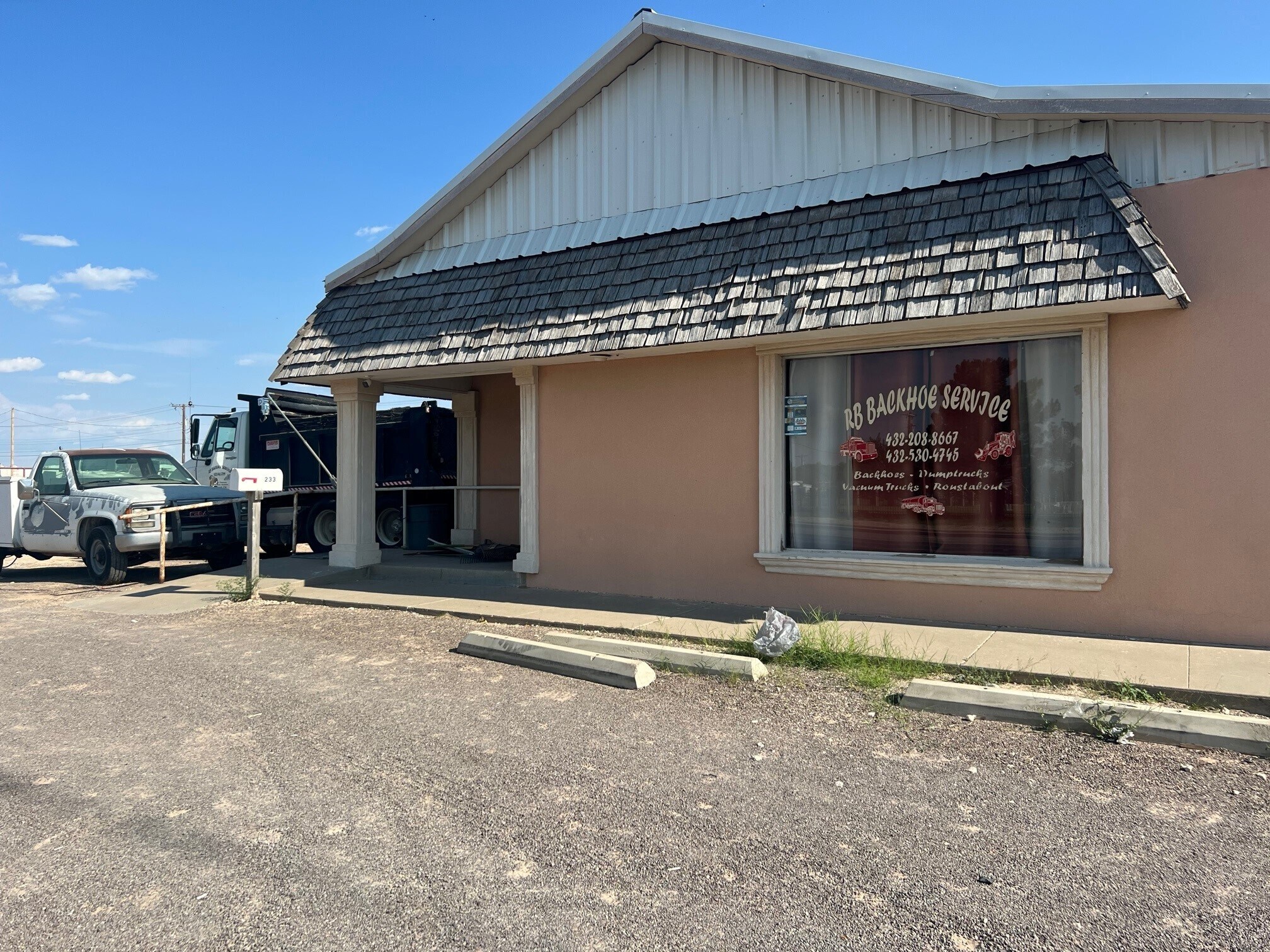 225-233 W State Hwy 302