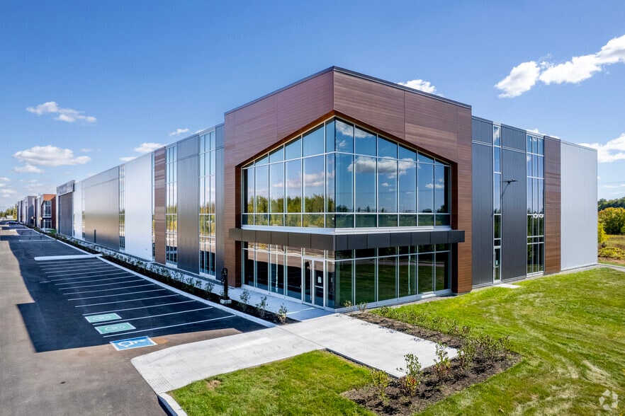 30 Ecoparc Chateauguay, Châteauguay, QC for lease - Primary Photo - Image 1 of 5